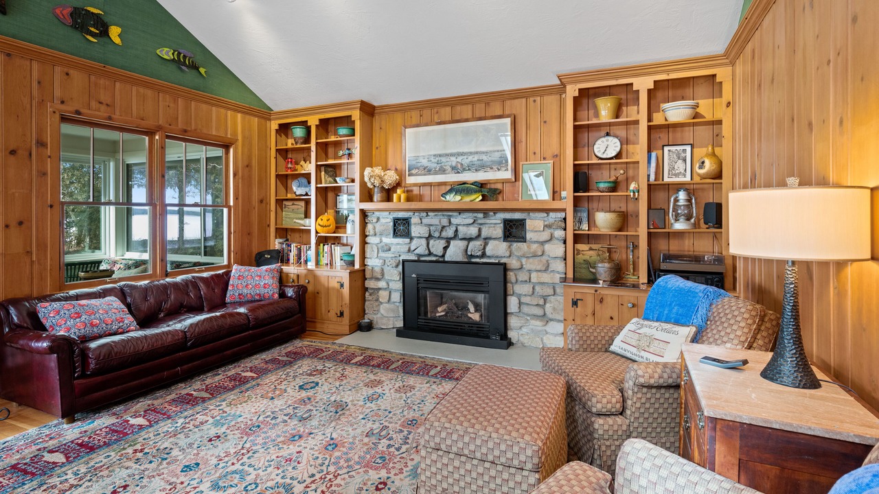 Photo of Livingroom in Baileys Harbor
