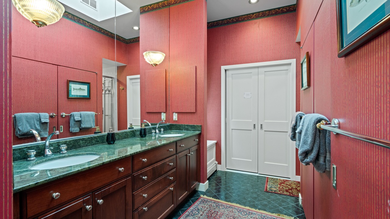 Photo of Bathroom in Baileys Harbor
