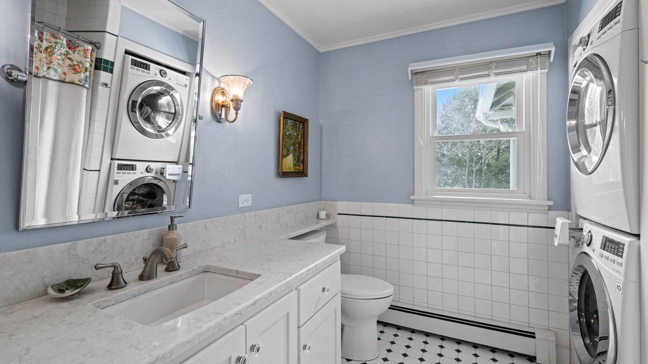 Photo of Bathroom in Baileys Harbor