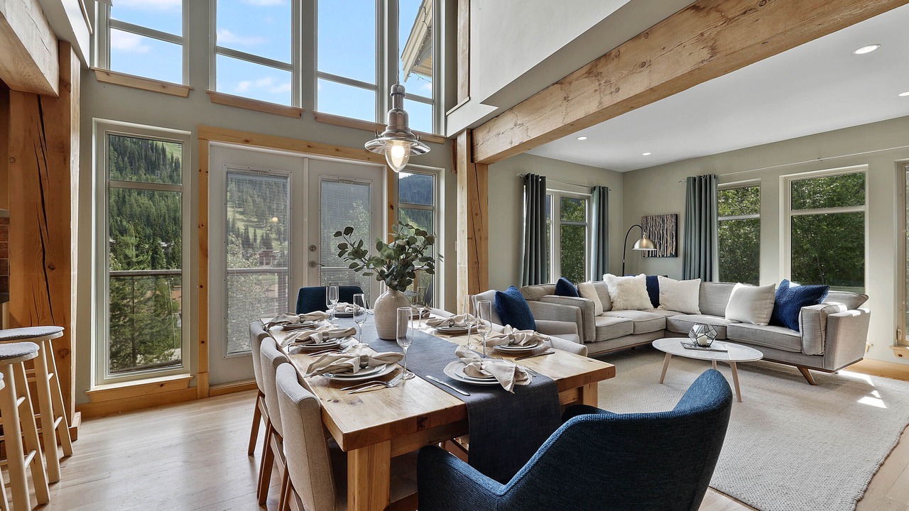 Photo of Livingroom in Sun Peaks