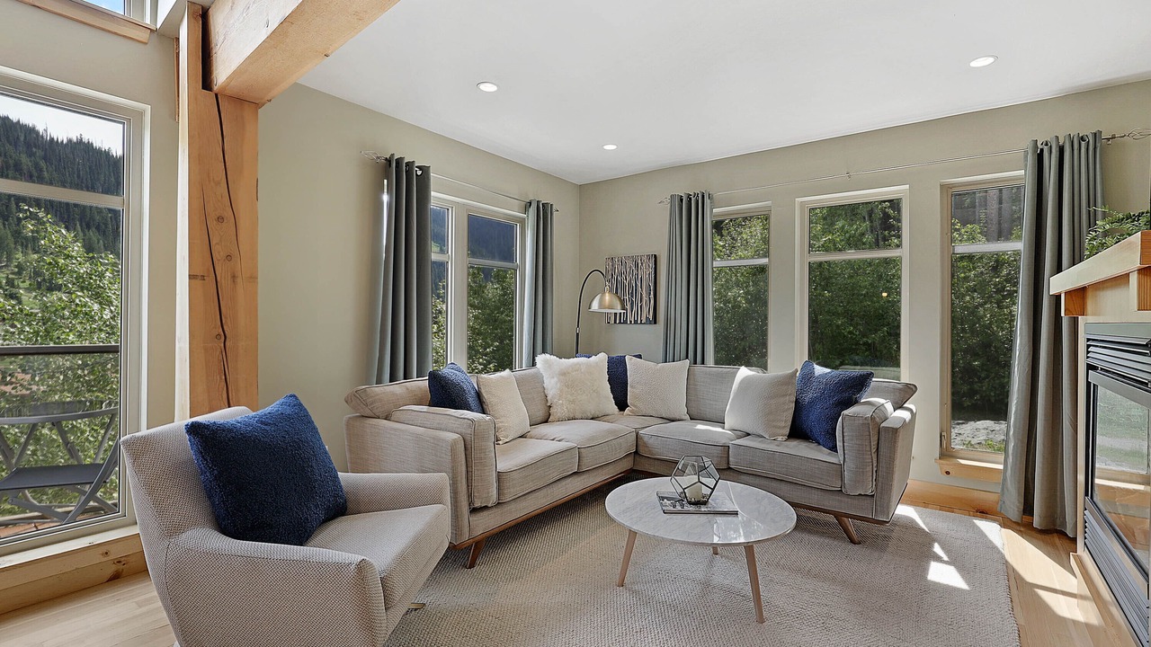 Photo of Livingroom in Sun Peaks