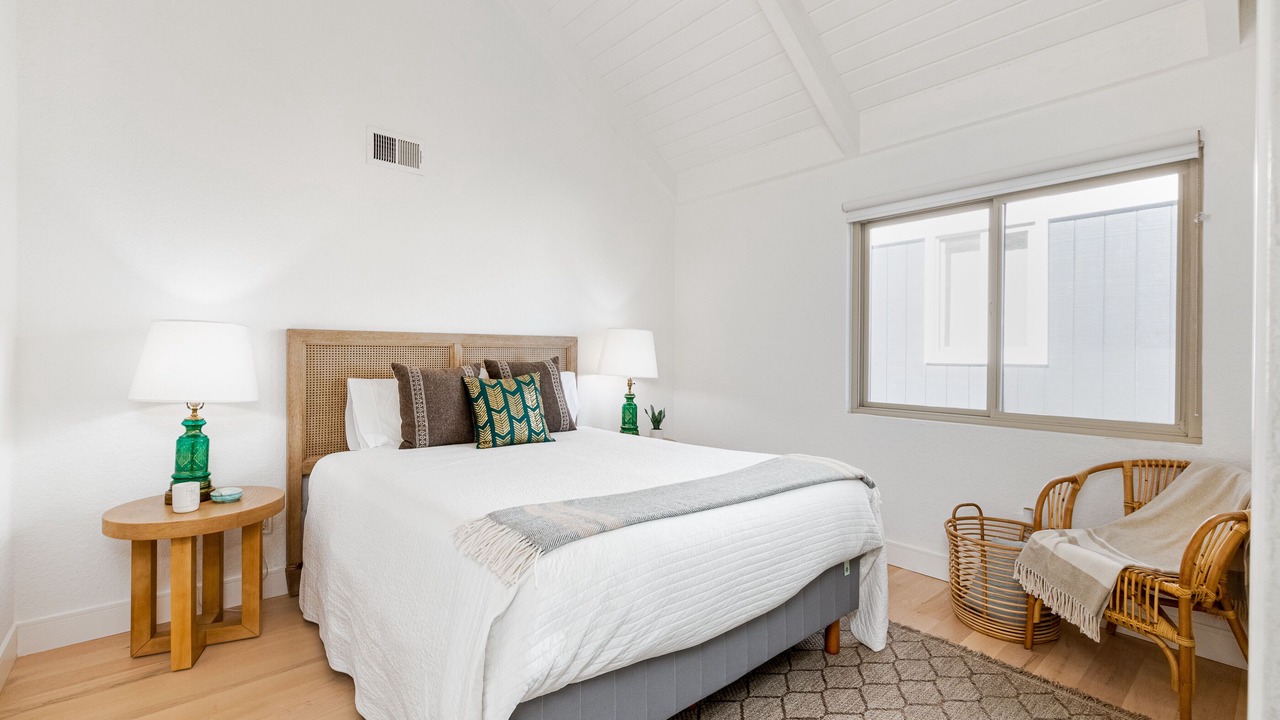 Photo of Bedroom in Hollywood Beach