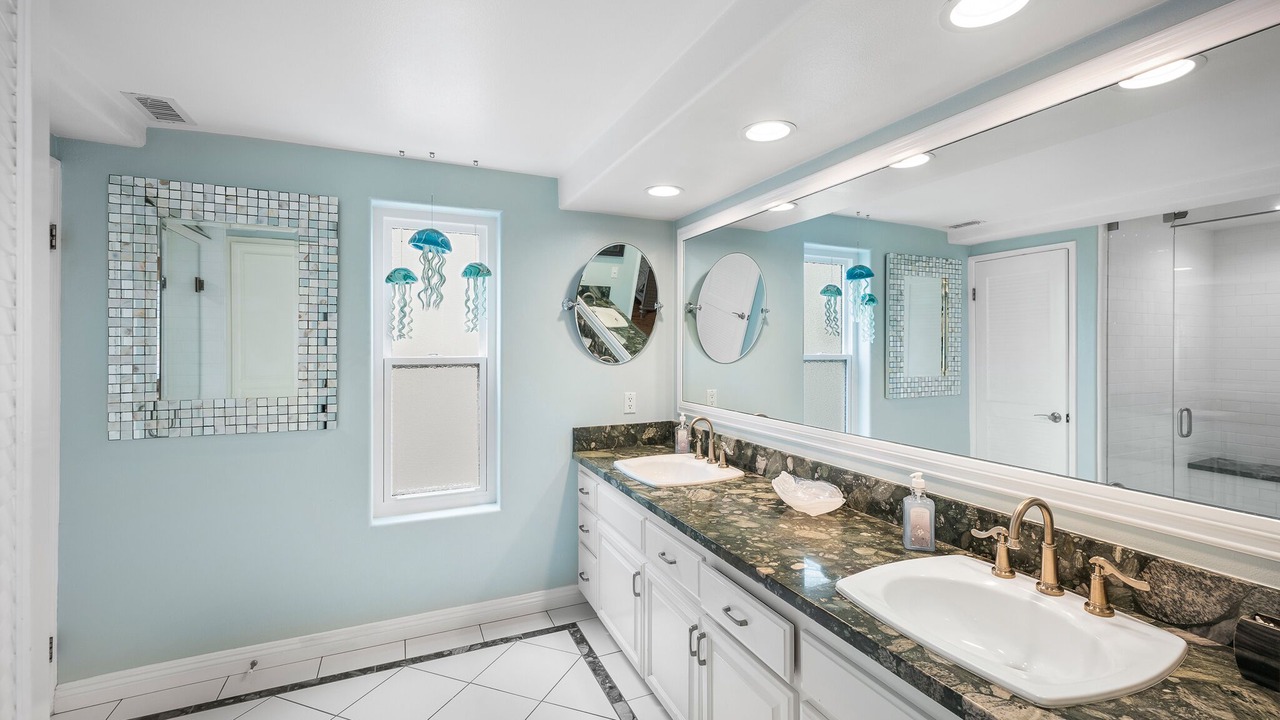 Photo of Bathroom in Hollywood