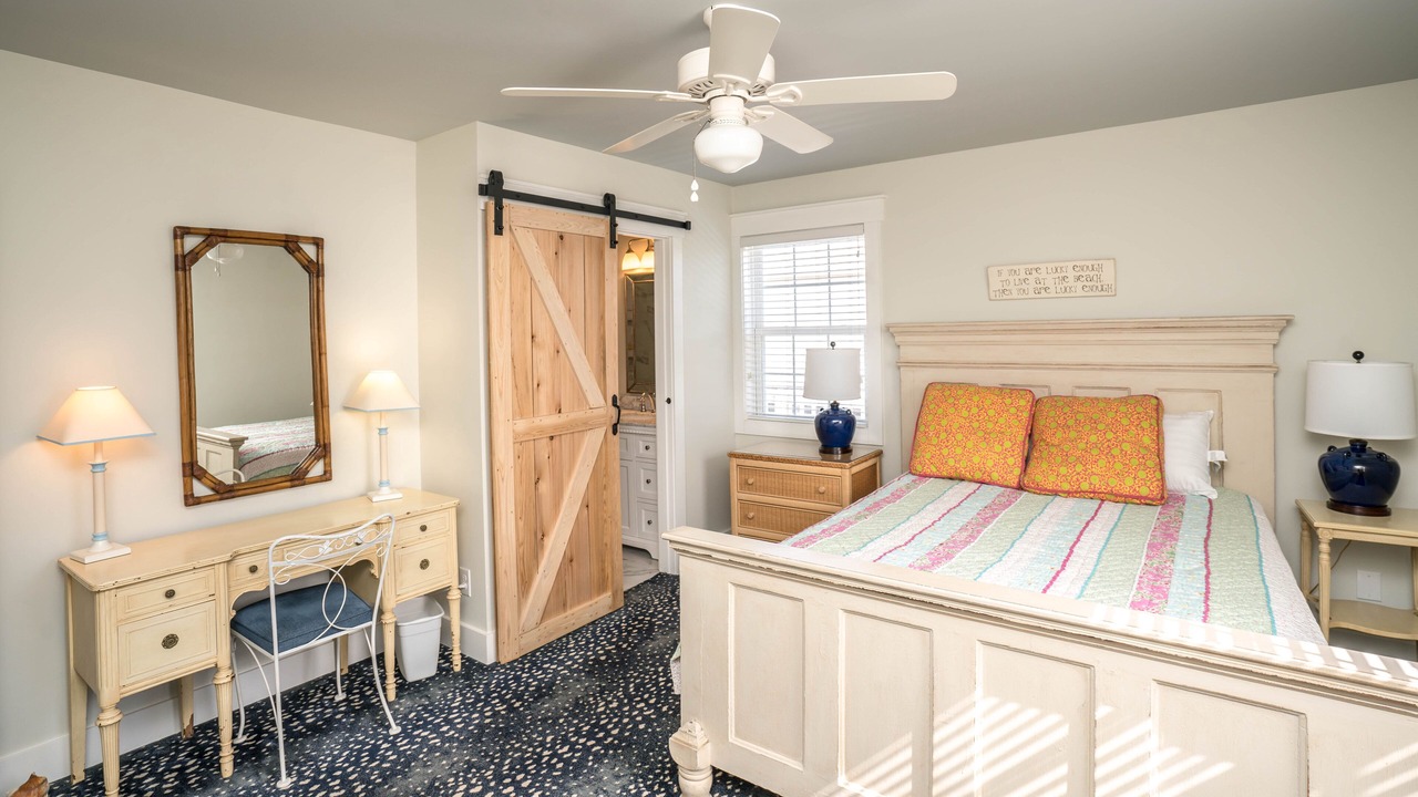 Photo of Bedroom in Oak Island