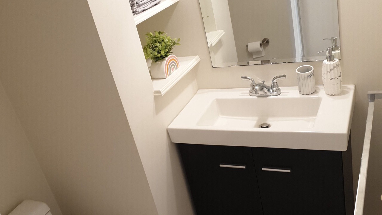 Photo of Bathroom in Hollyburn