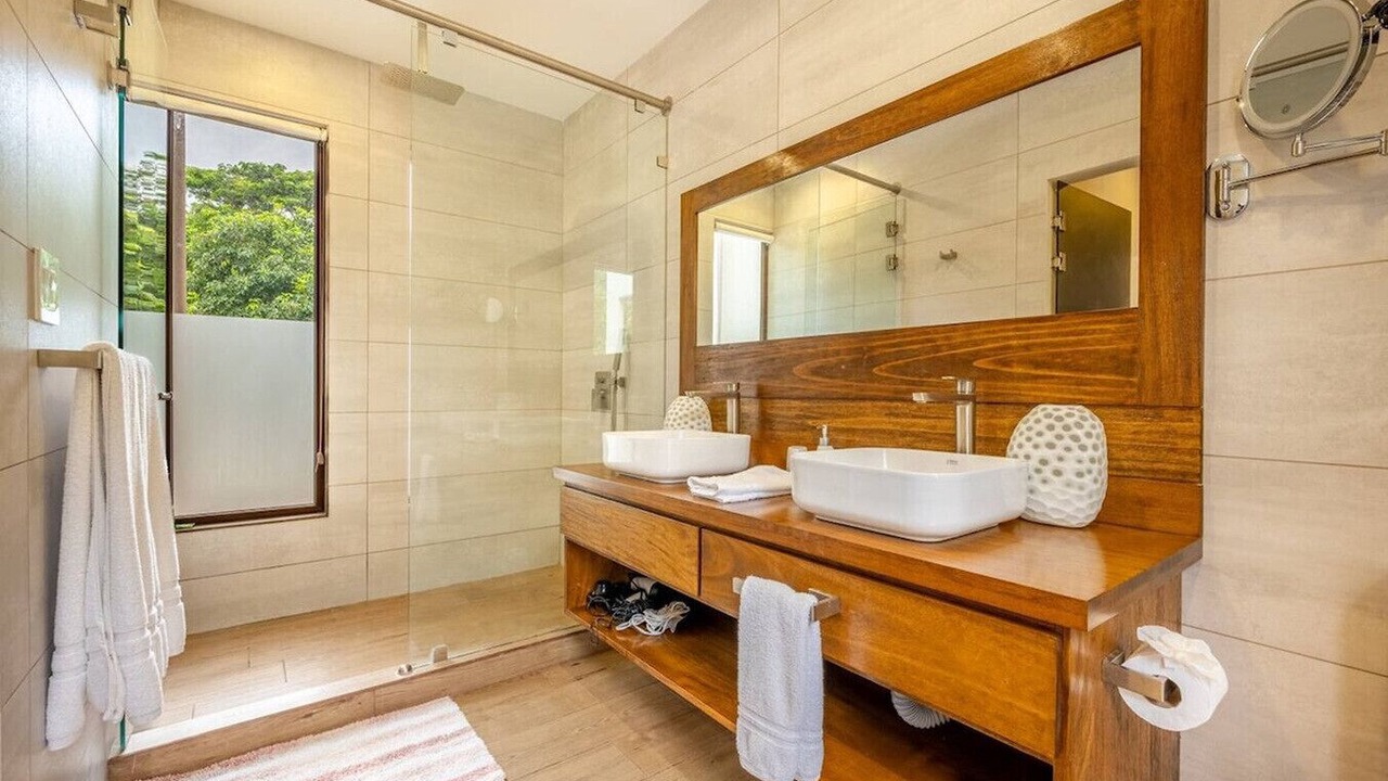 Photo of Bathroom in Potrero