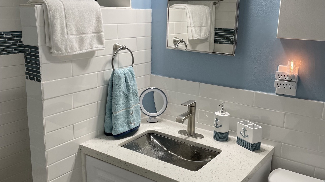 Photo of Bathroom in Estate Golden Rock