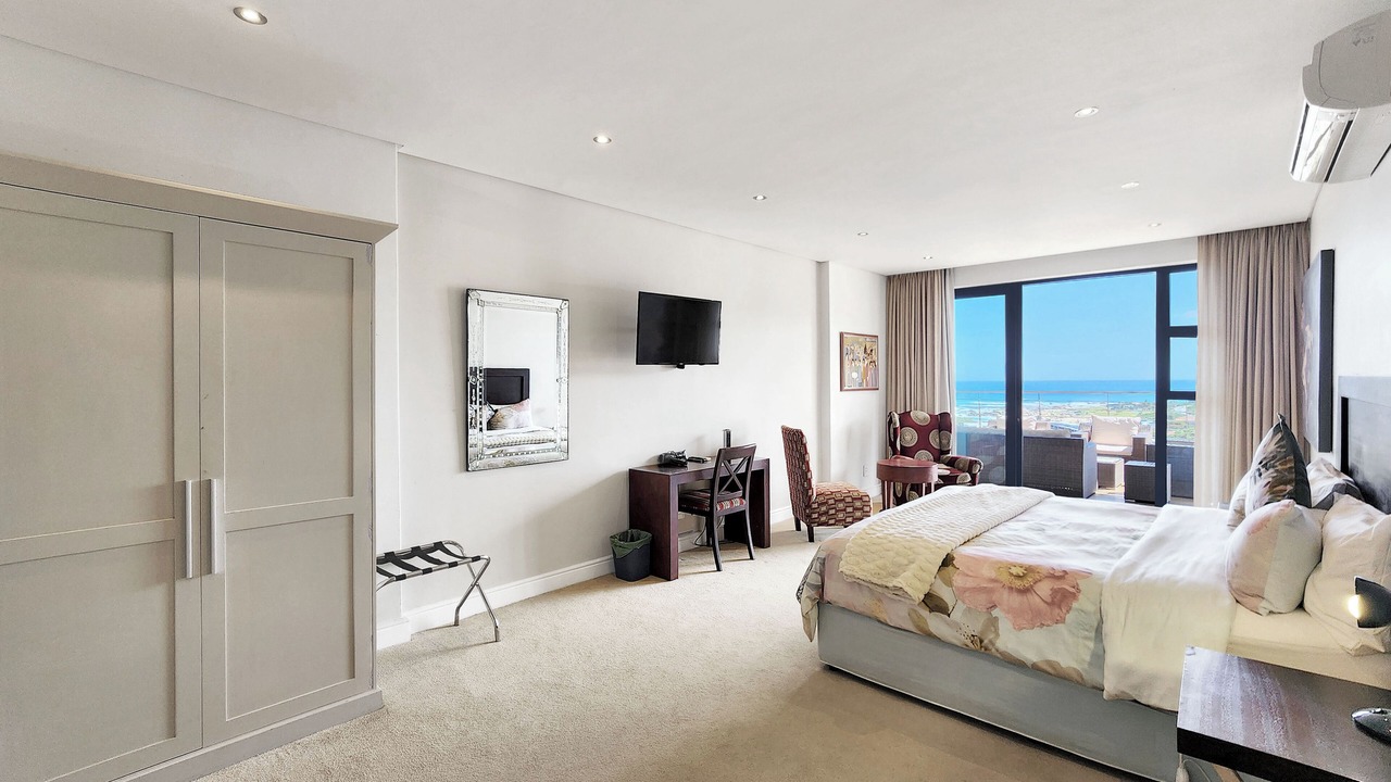 Photo of Bedroom in Camps Bay