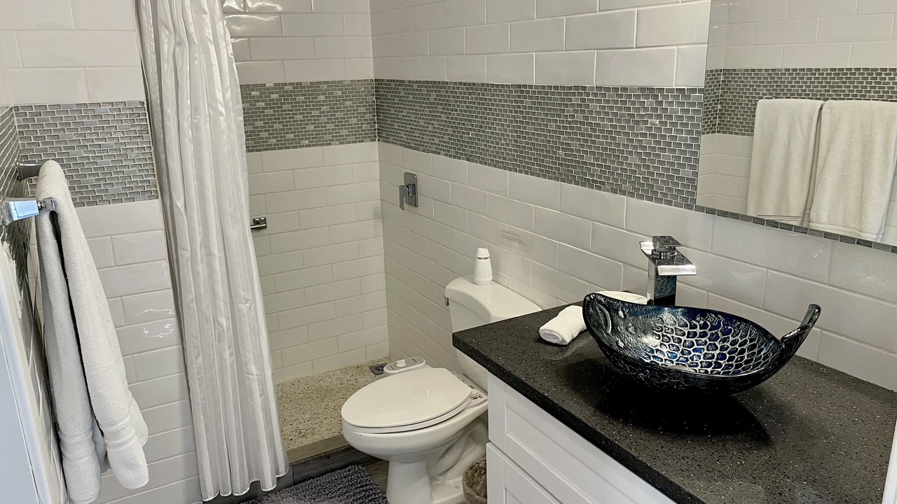 Photo of Bathroom in Potrero