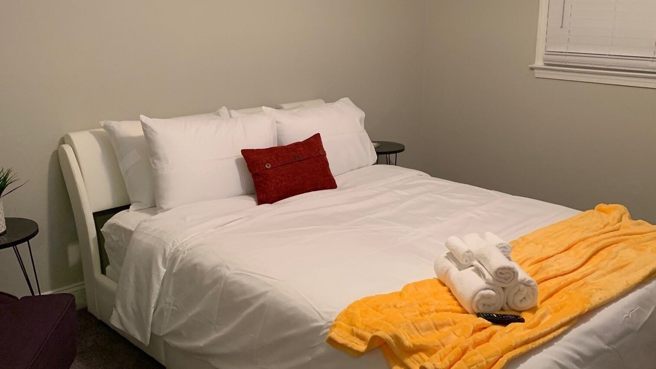 Photo of Bedroom in Villa Heights