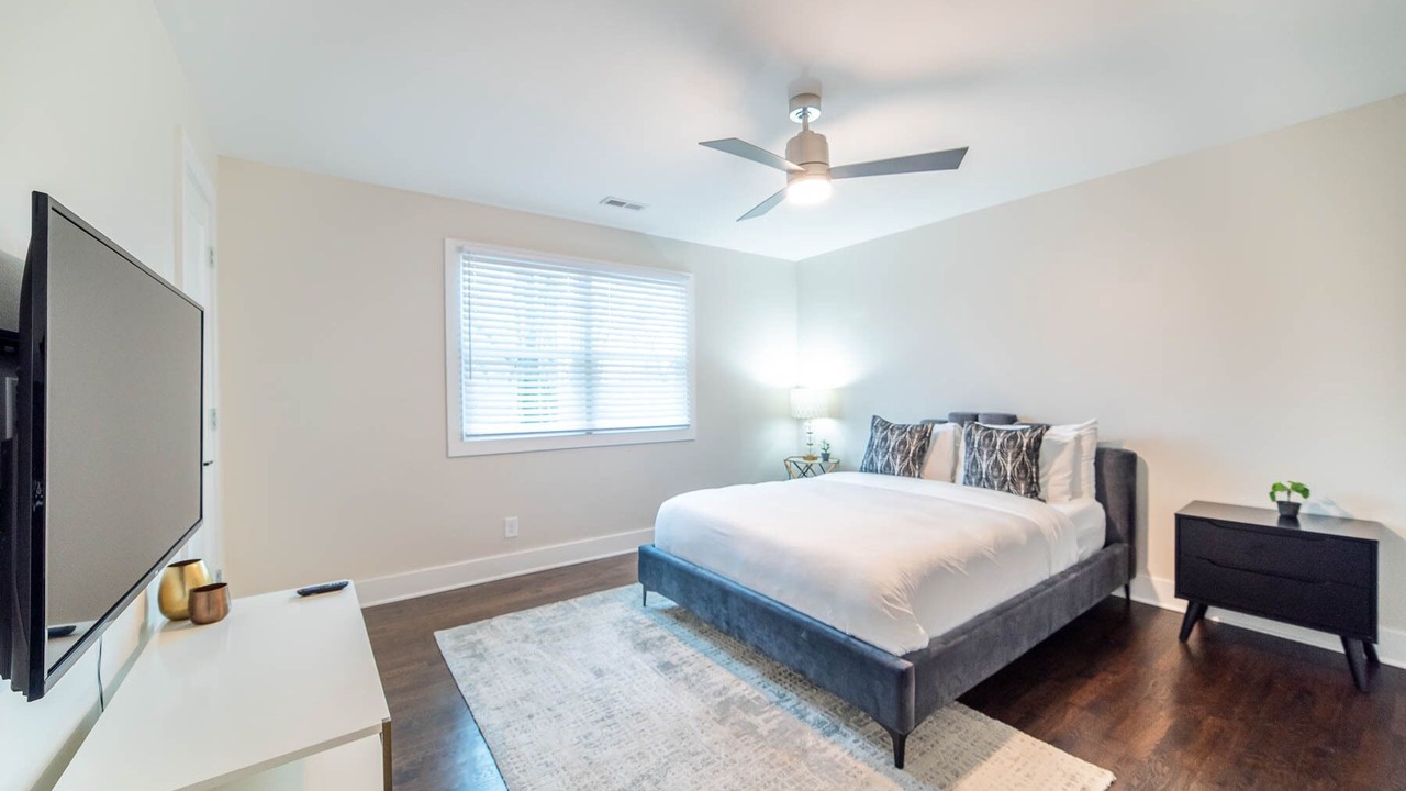 Photo of Bedroom in Villa Heights
