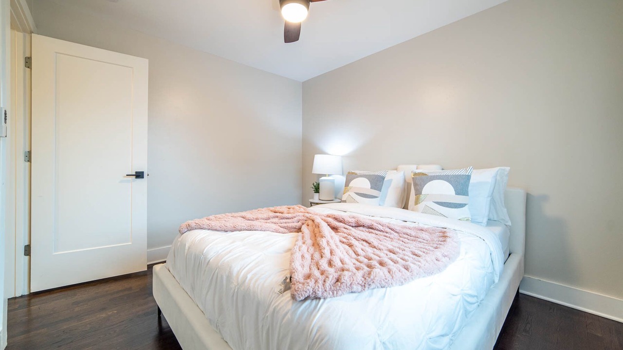 Photo of Bedroom in Villa Heights