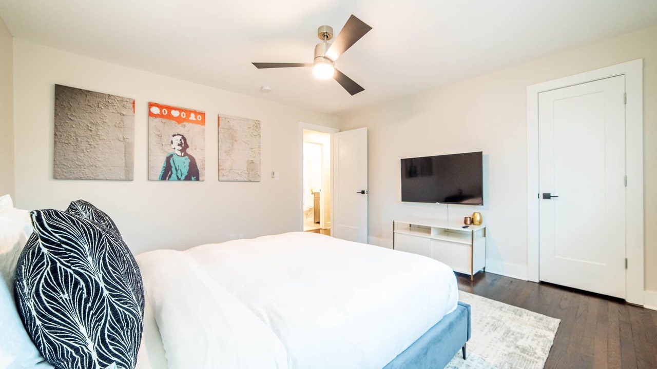 Photo of Bedroom in Villa Heights