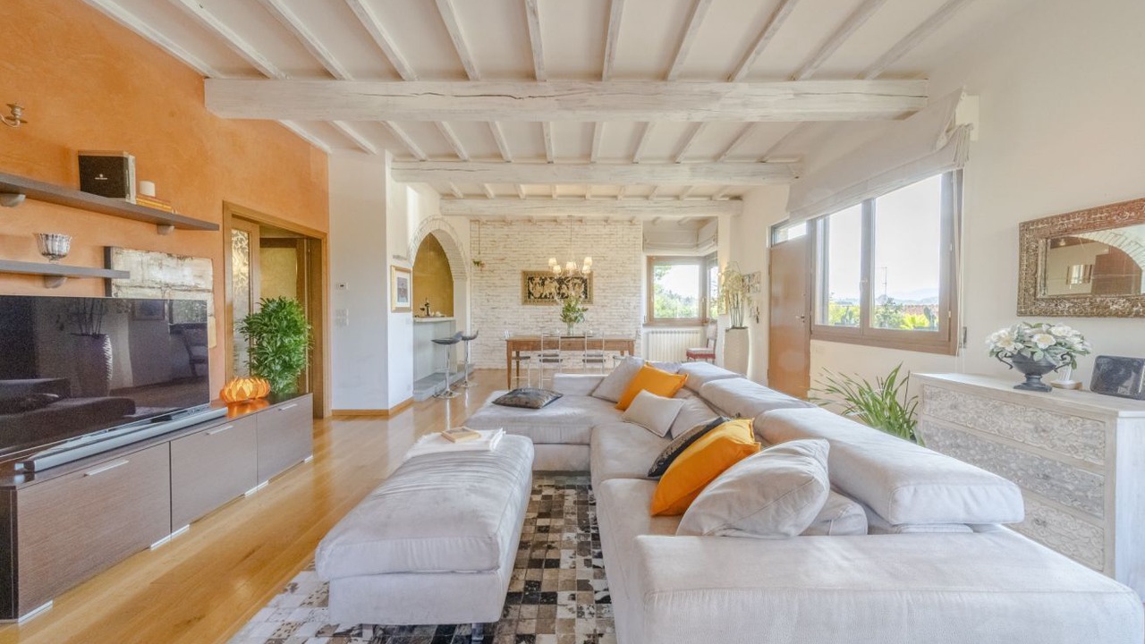 Photo of Livingroom in Twist