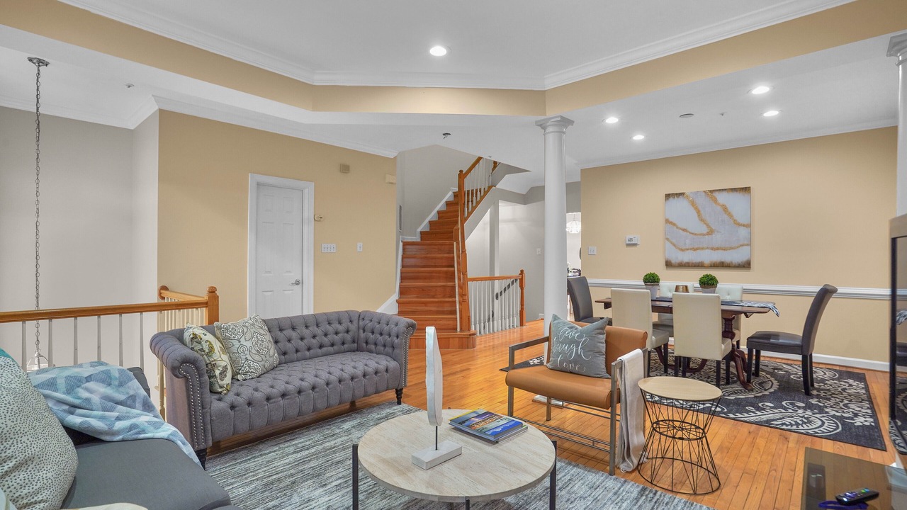 Photo of Livingroom in North Potomac