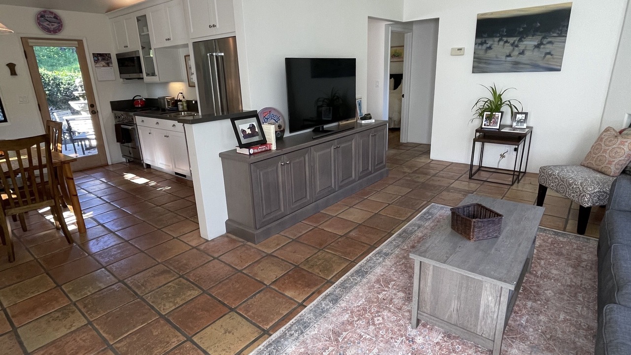 Photo of Livingroom in Alta Mesa