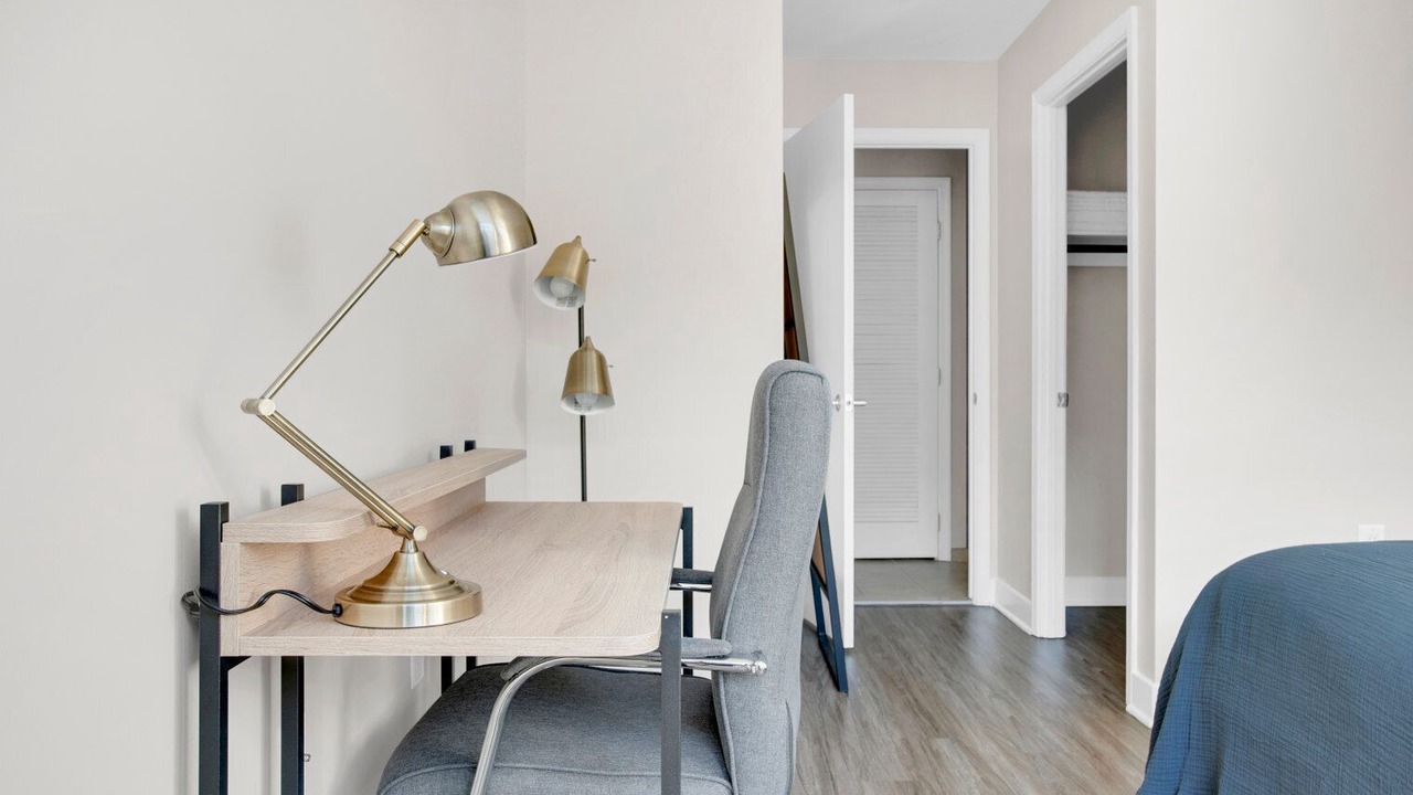 Photo of Bedroom in Mount Vernon Square