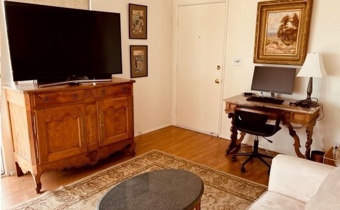 Photo of Livingroom in Alta Mesa