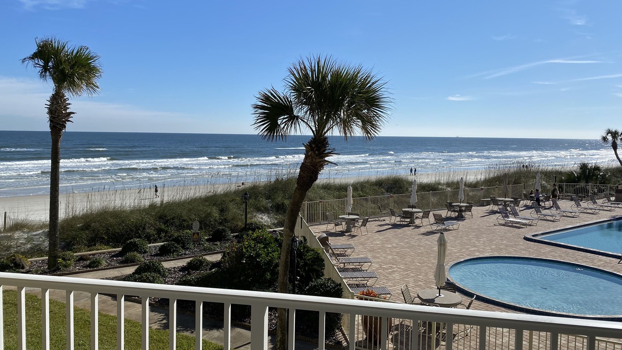 Photo of Patio Balcony in Crescent Beach