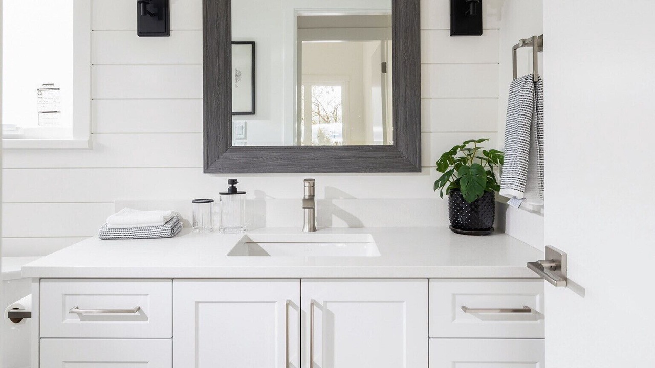 Photo of Bathroom in Central Lonsdale