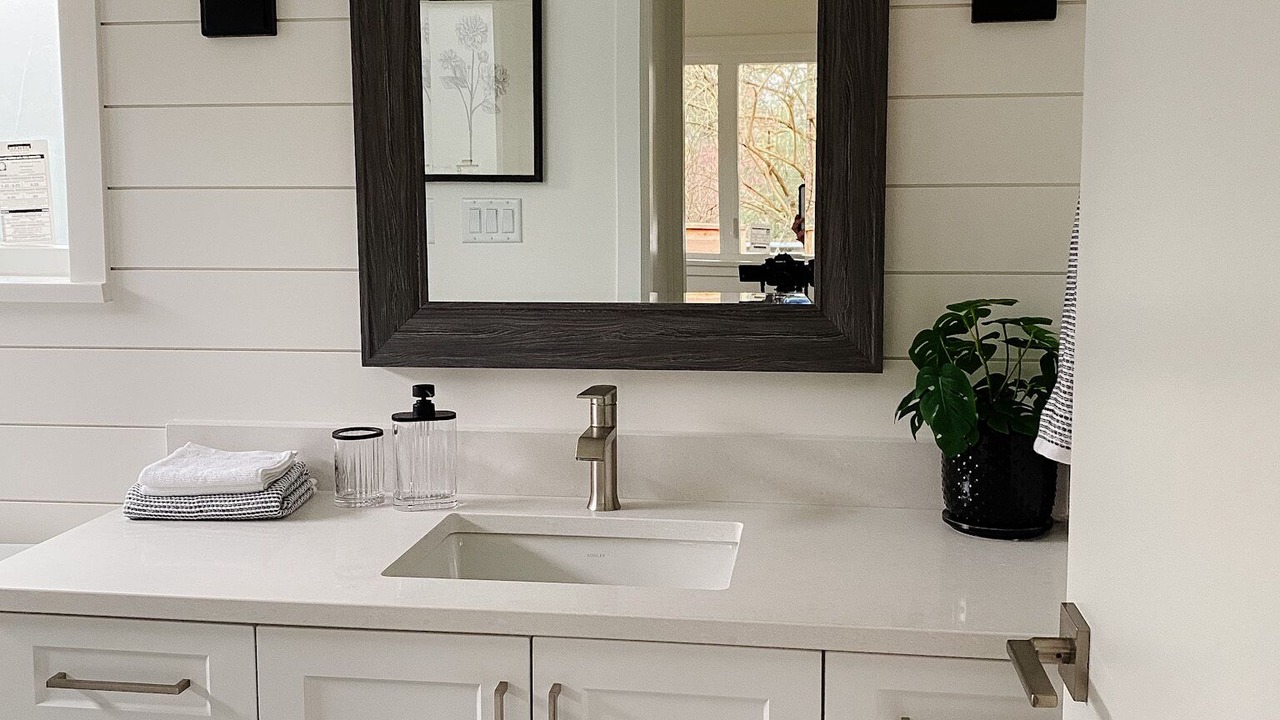 Photo of Bathroom in Central Lonsdale