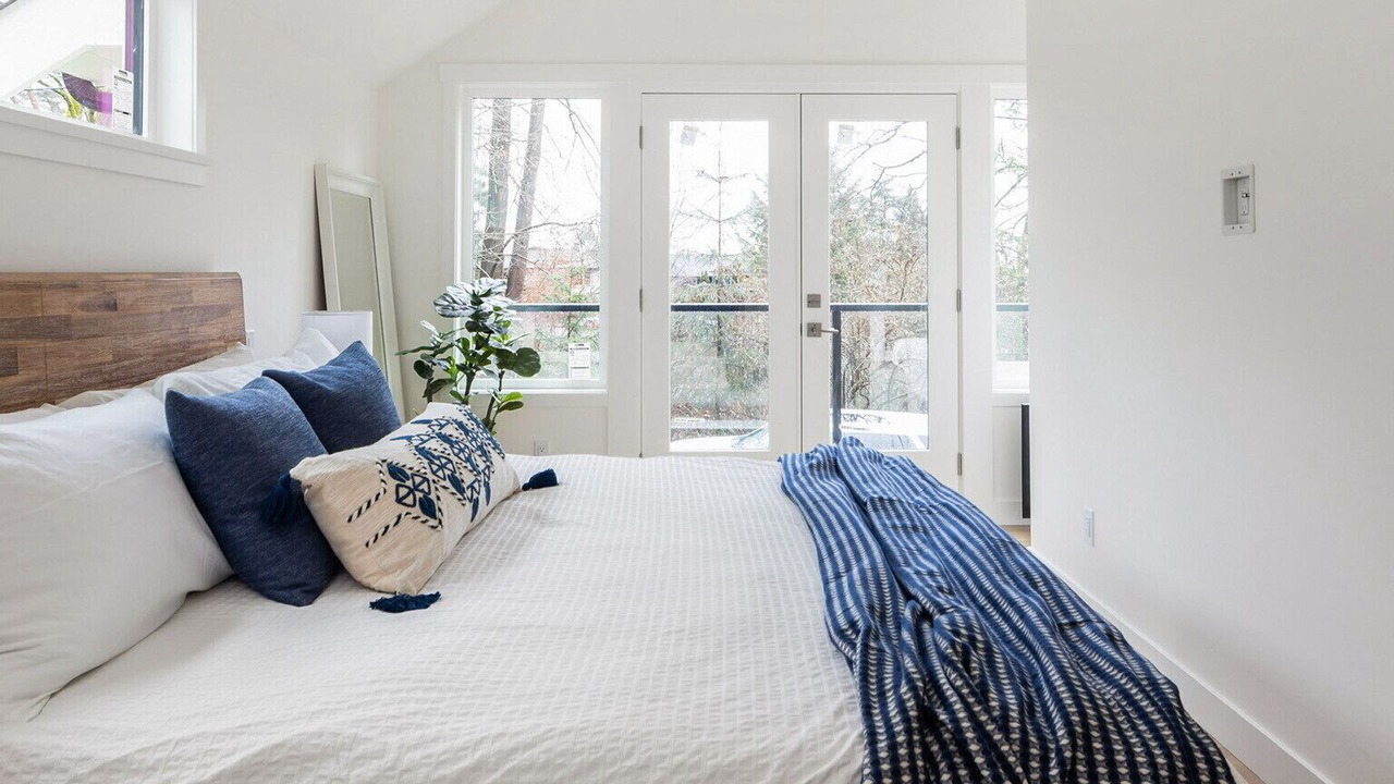 Photo of Bedroom in Central Lonsdale