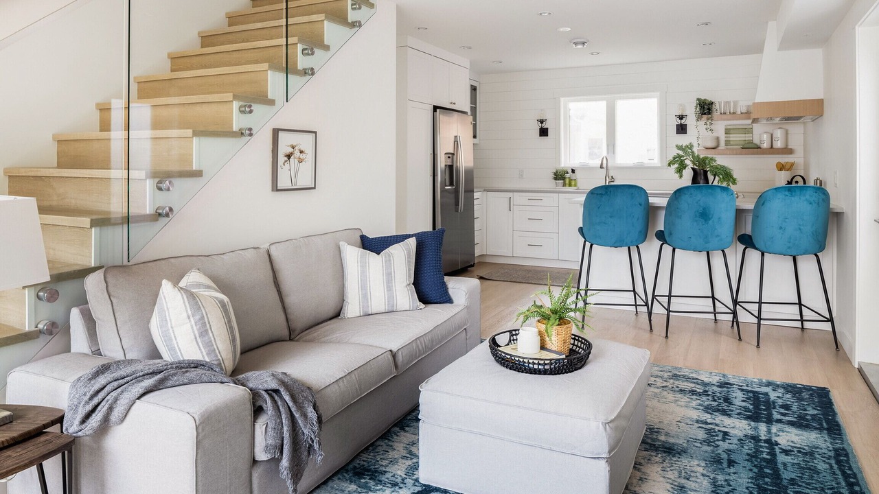 Photo of Livingroom in Central Lonsdale