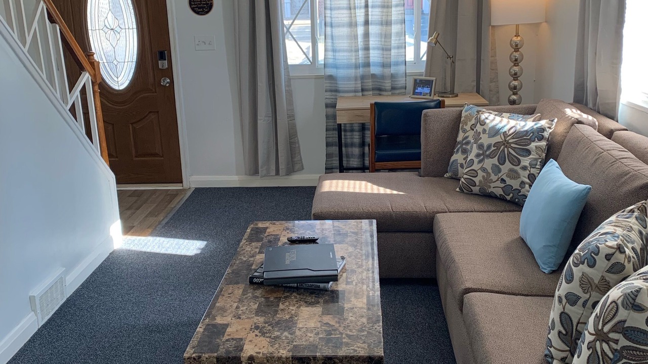 Photo of Livingroom in Garwyn Oaks