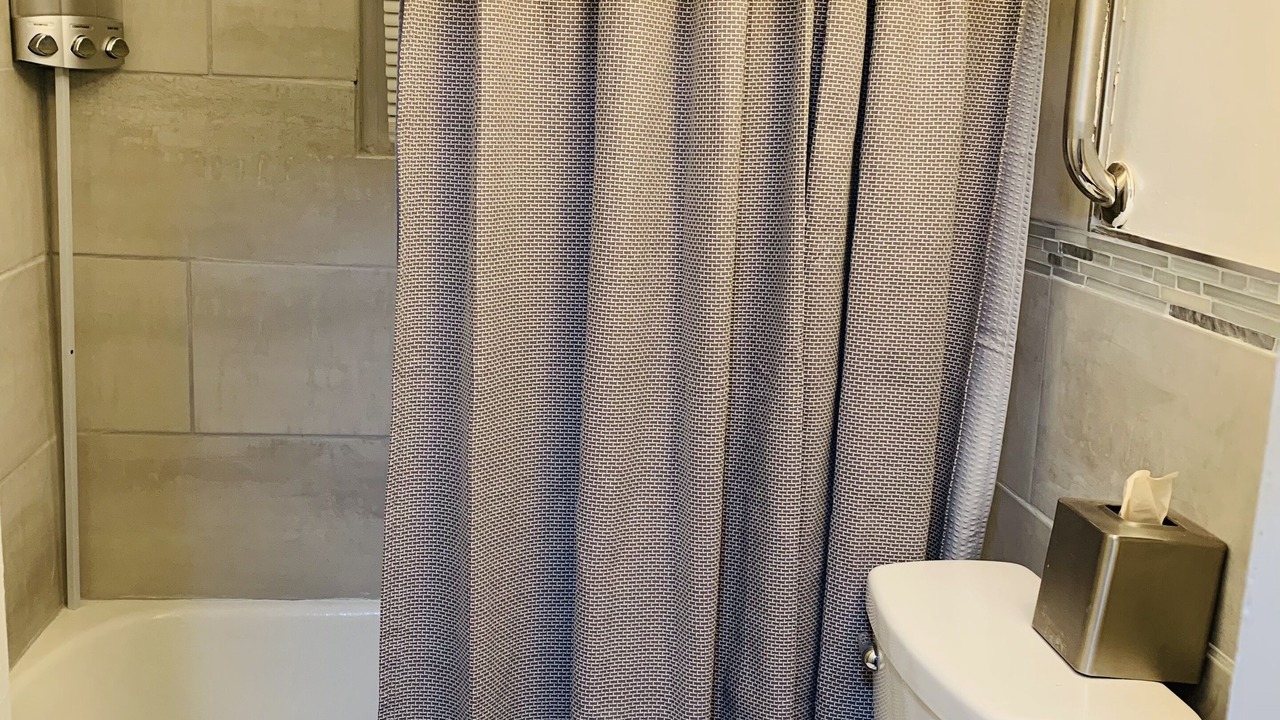 Photo of Bathroom in Garwyn Oaks