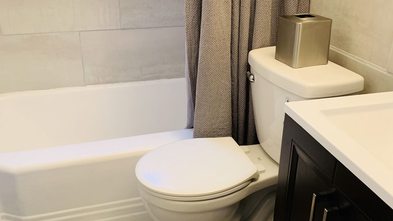 Photo of Bathroom in Garwyn Oaks