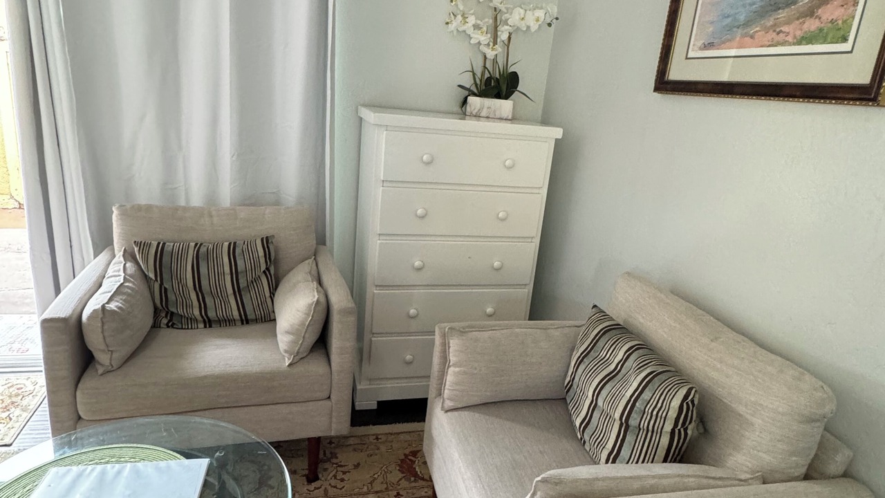 Photo of Livingroom in Eastside