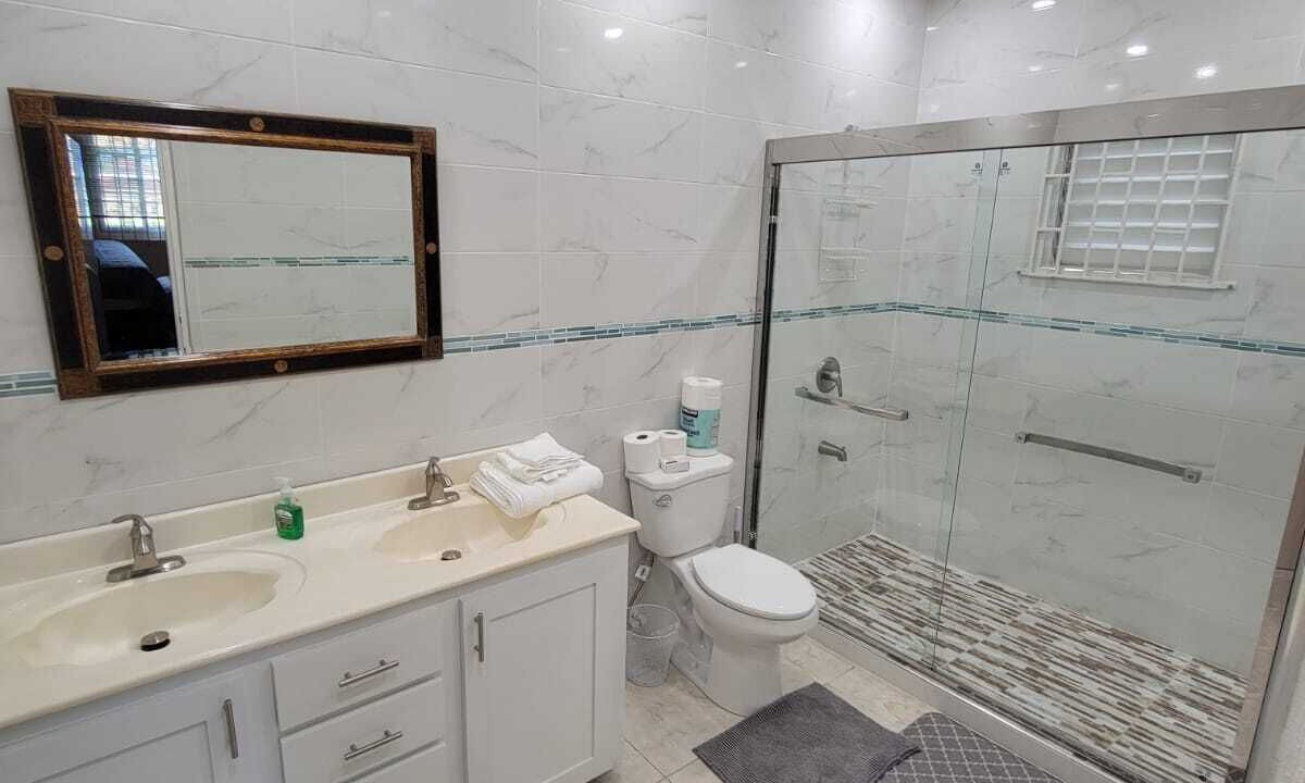 Photo of Bathroom in Tower Isle