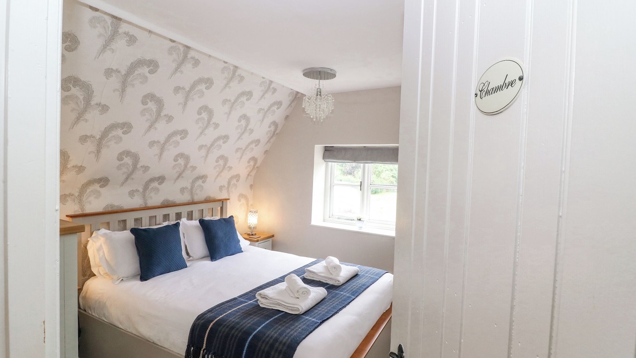 Photo of Bedroom in Whichford