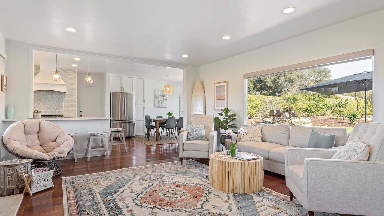 Photo of Livingroom in Toro Canyon