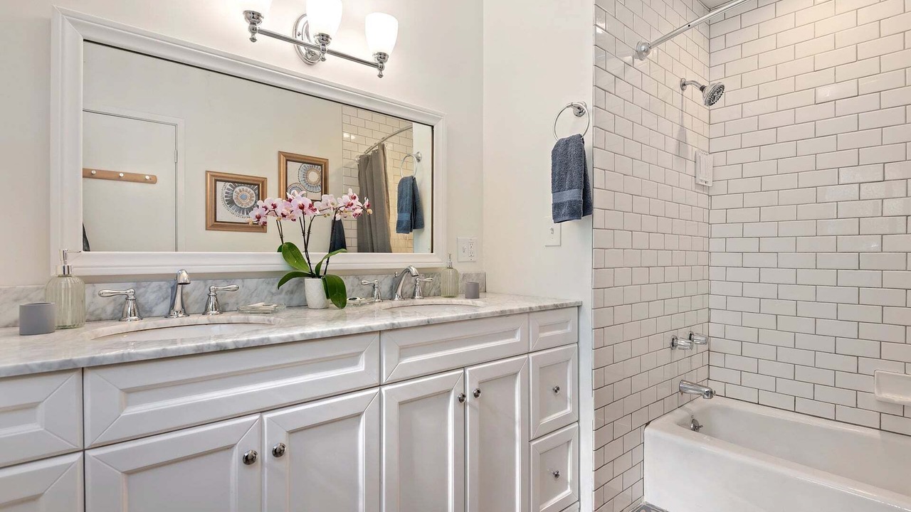 Photo of Bathroom in Toro Canyon
