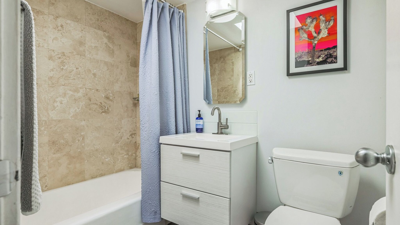 Photo of Bathroom in Racquet Club Estates
