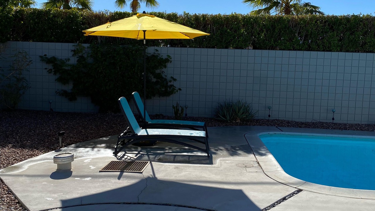 Photo of Outdoor in Racquet Club Estates