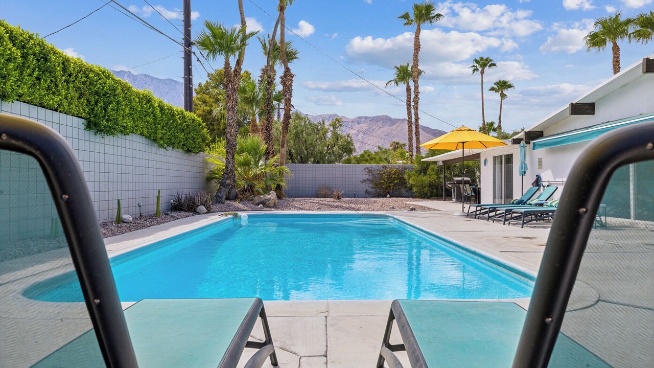 Photo of Outdoor in Racquet Club Estates