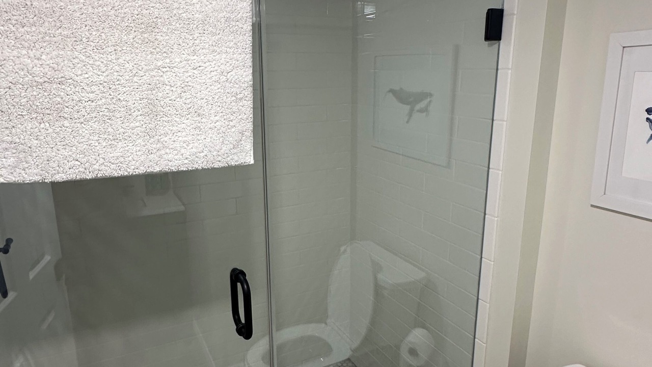 Photo of Bathroom in Teaticket