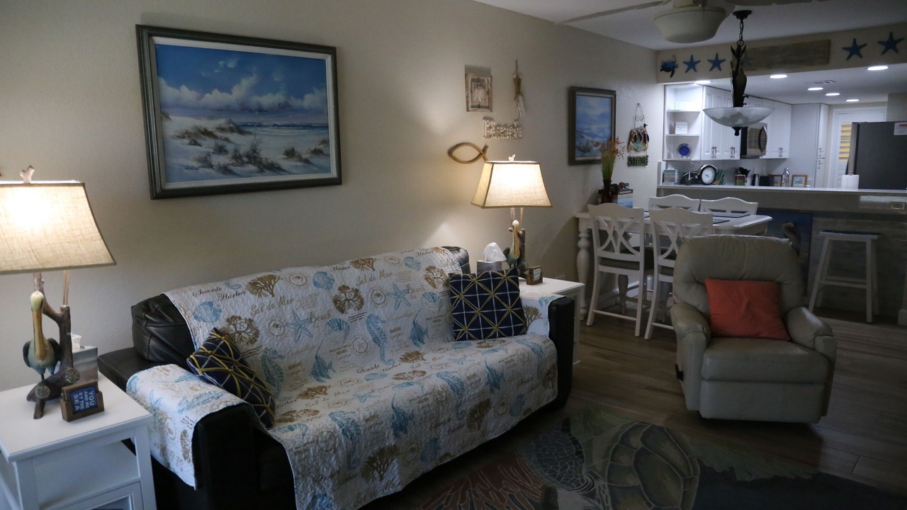 Photo of Livingroom in Point East