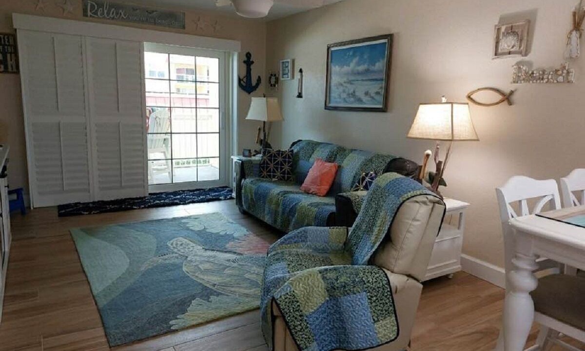 Photo of Livingroom in Point East