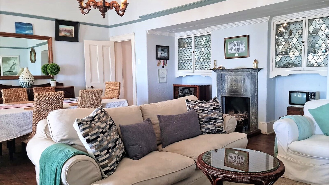 Photo of Livingroom in Gordons Bay Central