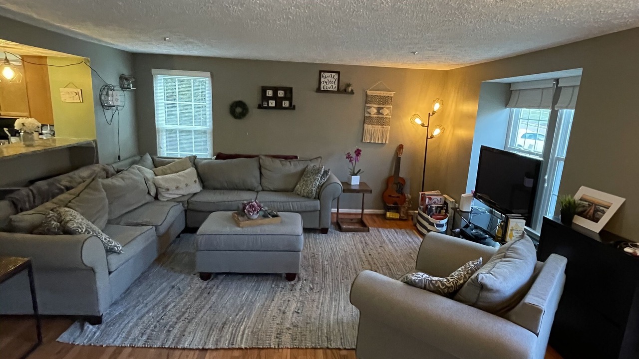 Photo of Livingroom in Savage-Guilford