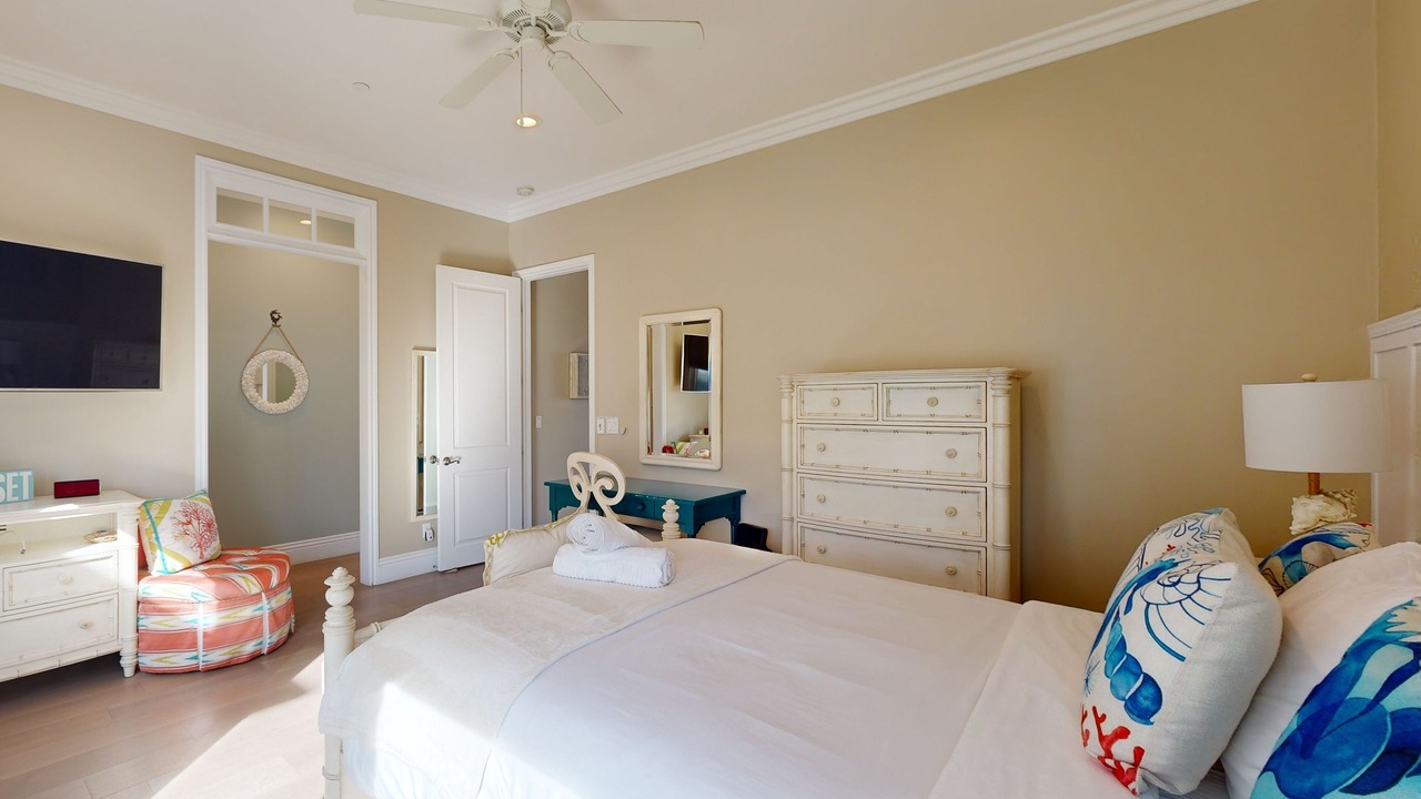 Photo of Bedroom in Hollywood Beach