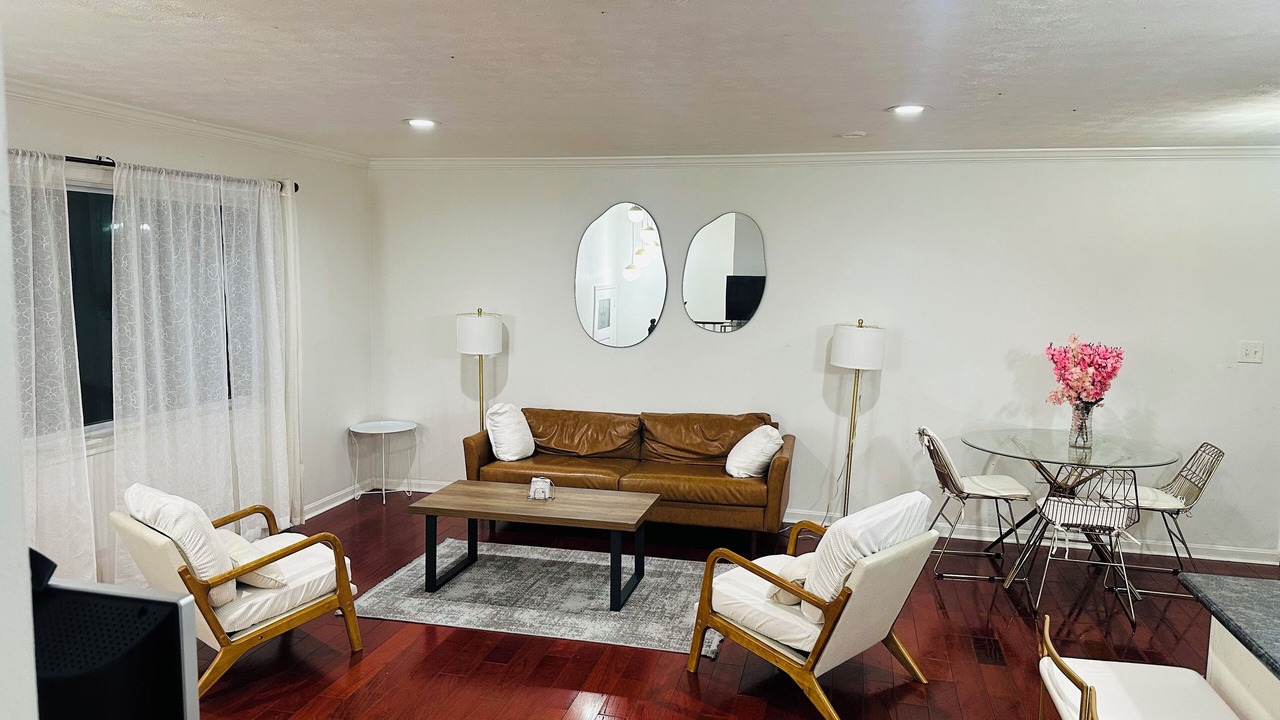 Photo of Livingroom in Walker Mill