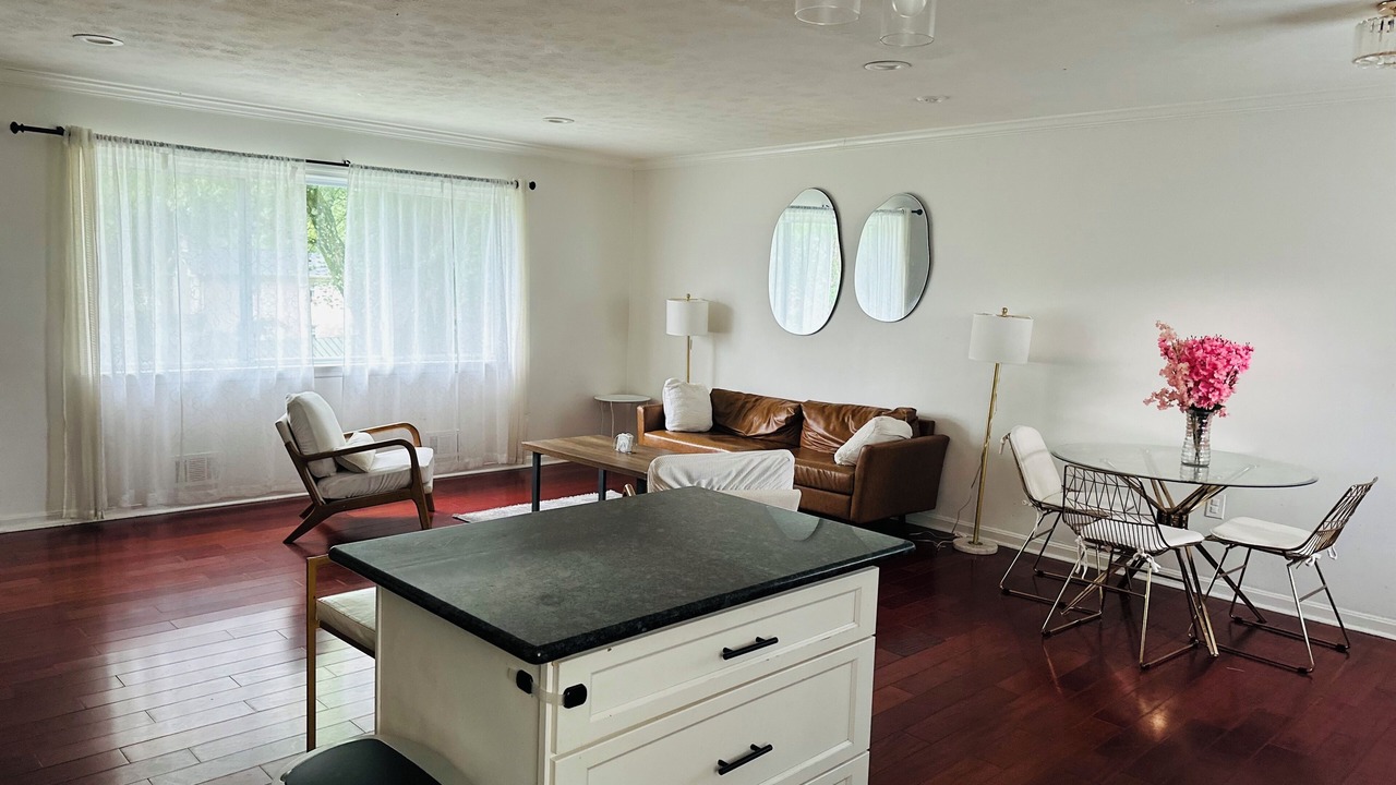 Photo of Livingroom in Walker Mill