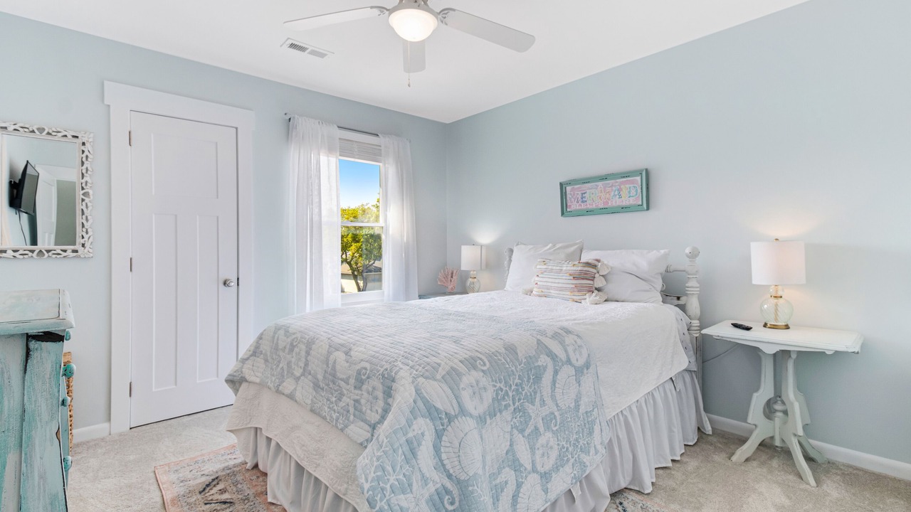 Photo of Bedroom in Long Beach