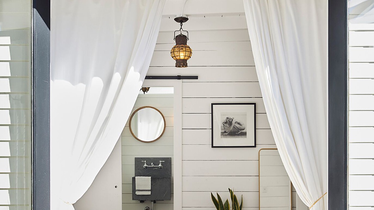 Photo of Bedroom in Hollywood Beach