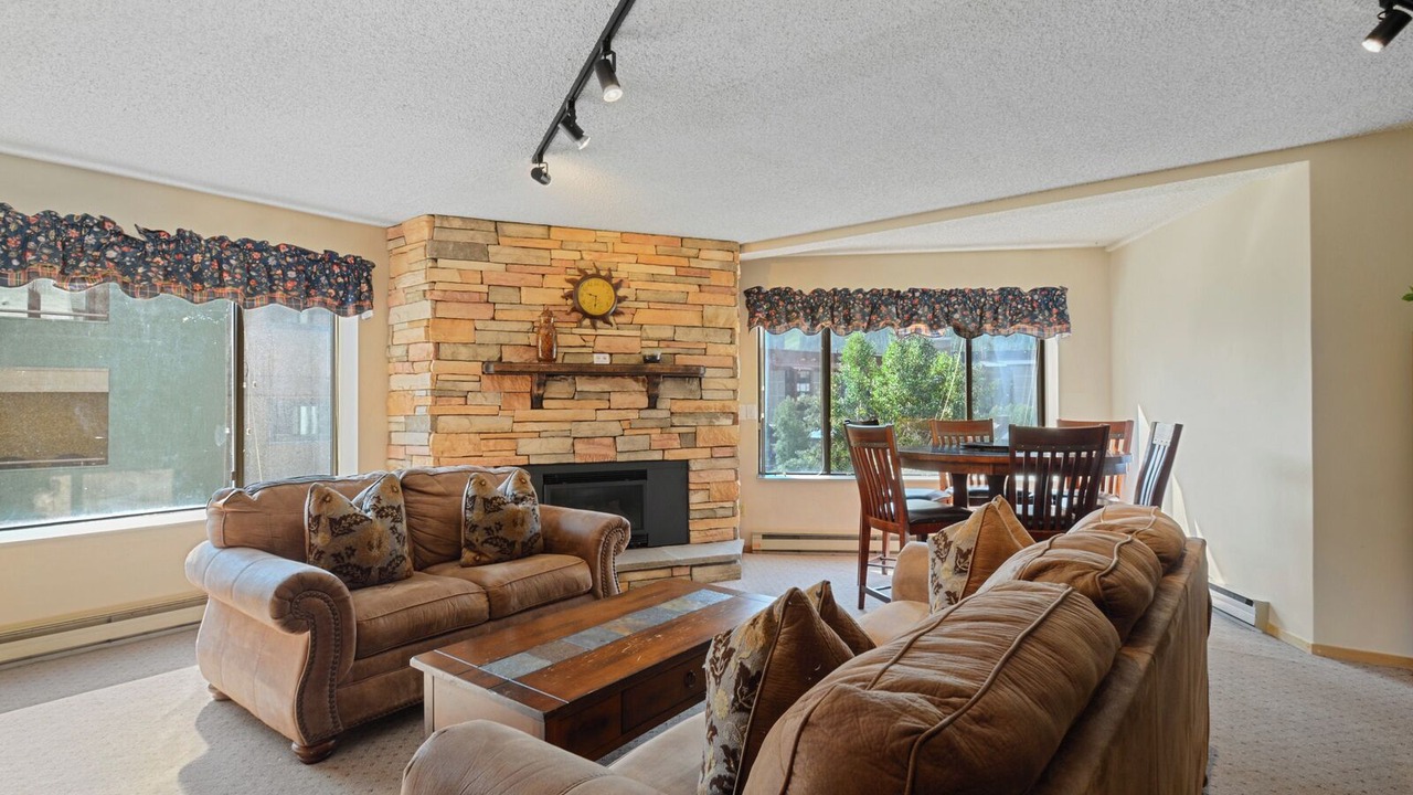 Photo of Livingroom in Copper Mountain Village