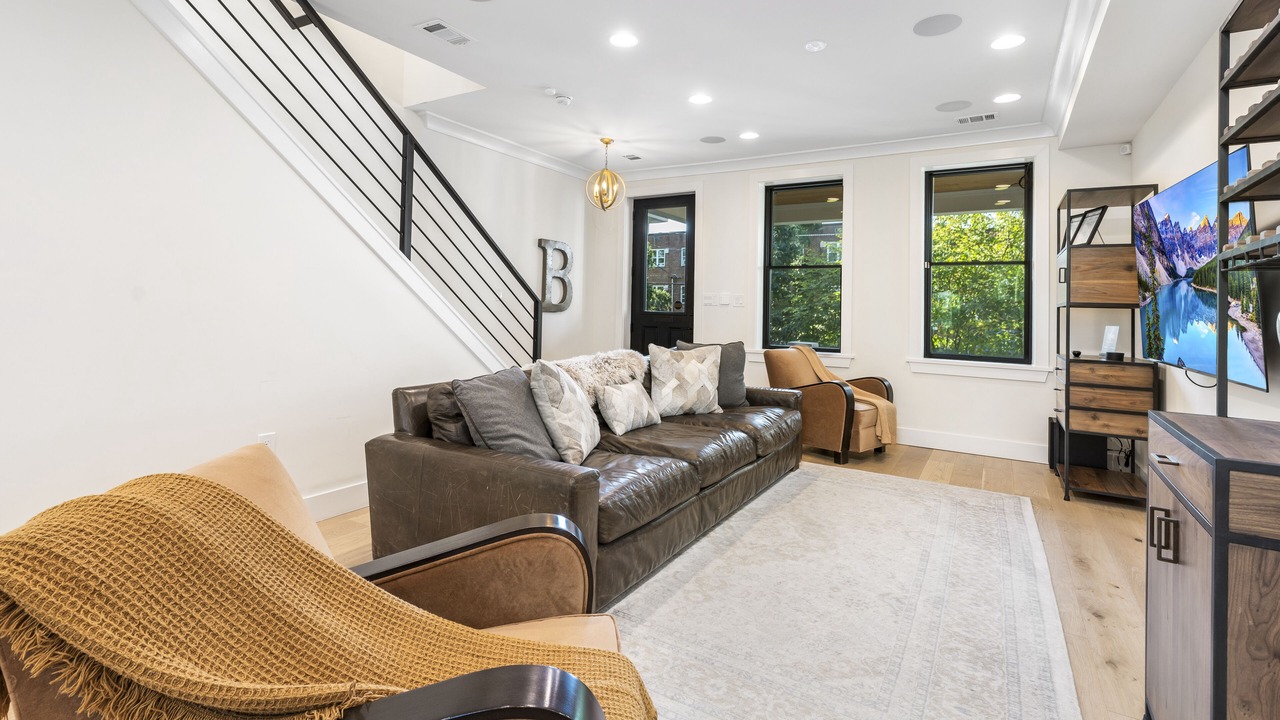 Photo of Livingroom in Brightwood Park